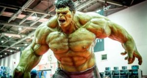 Hulk Statue